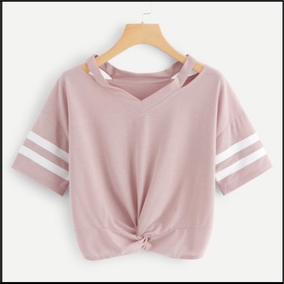 Tops - 5⭐️reviewed blush pink,cut out Tee. Crop top v